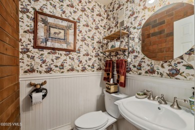 Excellent location and natural light in this end-unit, 3 on  in Colorado - for sale on GolfHomes.com, golf home, golf lot