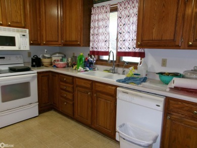 Two-bedroom condo located close to Anita golf course and Lark on Crestwood Hills Golf Course in Iowa - for sale on GolfHomes.com, golf home, golf lot
