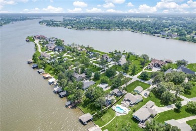 Escape to your relaxing waterfront retreat, just over an hour on Lake Kiowa Golf Course in Texas - for sale on GolfHomes.com, golf home, golf lot