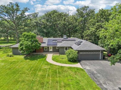 Welcome to Your Private Nature Retreat! Tucked away on a quiet on Oak Meadows Golf Club in Illinois - for sale on GolfHomes.com, golf home, golf lot