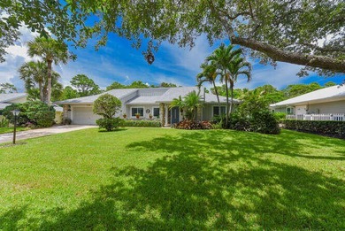 Located in Hobe Sound's best kept secret!! Eaglewood has on Eagle Wood Golf Course in Florida - for sale on GolfHomes.com, golf home, golf lot