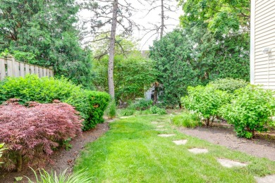MOVE-IN READY TWO-STORY COLONIAL SITUATED ON A QUIET CUL-DE-SAC on Sportsmans Country Club in Illinois - for sale on GolfHomes.com, golf home, golf lot