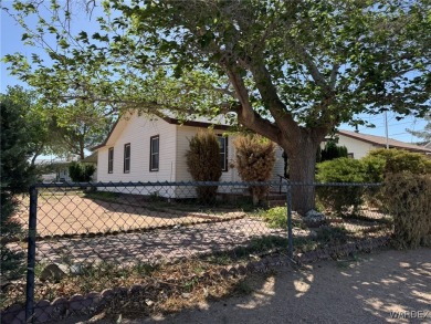 MUST SEE!! Charming and Well Taken Care Of Site-Built Home on on Cerbat Cliffs Golf Course in Arizona - for sale on GolfHomes.com, golf home, golf lot