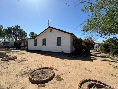 MUST SEE!! Charming and Well Taken Care Of Site-Built Home on on Cerbat Cliffs Golf Course in Arizona - for sale on GolfHomes.com, golf home, golf lot