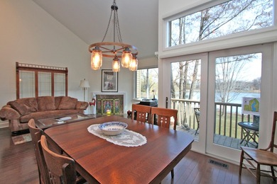 PERFECTION! Rare lakefront townhome in Lake Barrington with on Pine Meadow Golf Club in Illinois - for sale on GolfHomes.com, golf home, golf lot
