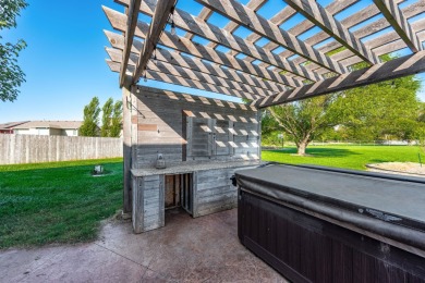Welcome home to this beautiful one-owner retreat in the heart of on Auburn Hills Golf Course in Kansas - for sale on GolfHomes.com, golf home, golf lot