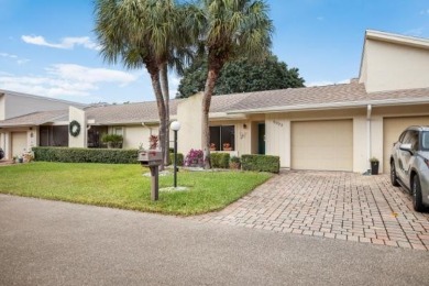 NEW LOWER PRICE. NEW PHOTOS. 2 bedroom/2 bath Villa with huge on Poinciana Golf Club in Florida - for sale on GolfHomes.com, golf home, golf lot