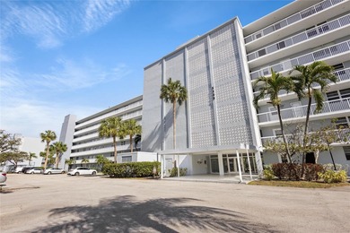 PRICED TO SELLpletely renovated 3-bedroom, 2-bathroom, ideally on  in Florida - for sale on GolfHomes.com, golf home, golf lot