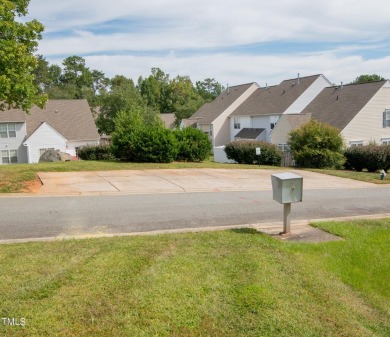 Beautifully Updated Townhome in Sommersby at Stoney Creek on Stoney Creek Golf Club in North Carolina - for sale on GolfHomes.com, golf home, golf lot