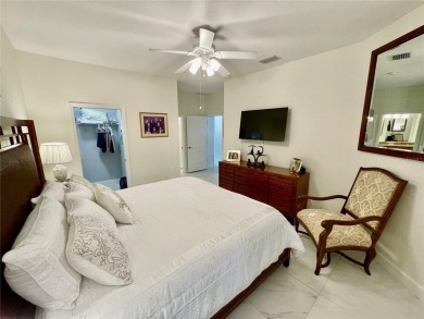 Stunning end unit, 3/2/2, 2013 built, split floor plan, 1471sf on Bobcat Trail Golf Club in Florida - for sale on GolfHomes.com, golf home, golf lot