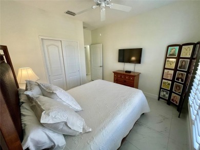 Stunning end unit, 3/2/2, 2013 built, split floor plan, 1471sf on Bobcat Trail Golf Club in Florida - for sale on GolfHomes.com, golf home, golf lot