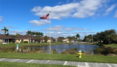 Stunning end unit, 3/2/2, 2013 built, split floor plan, 1471sf on Bobcat Trail Golf Club in Florida - for sale on GolfHomes.com, golf home, golf lot