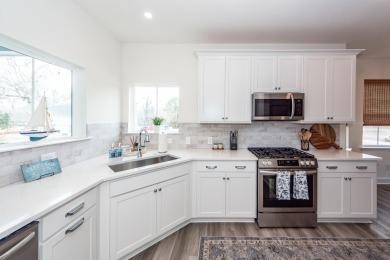 $5,000 CLOSING COST CREDIT W/ ACCEPTABLE OFFER. LOVELY TURN-KEY on Shadowmoss Plantation Golf Club in South Carolina - for sale on GolfHomes.com, golf home, golf lot