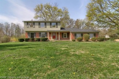 Welcome to this classic colonial in the highly regarded Glenview on Hilltop Golf Course in Michigan - for sale on GolfHomes.com, golf home, golf lot