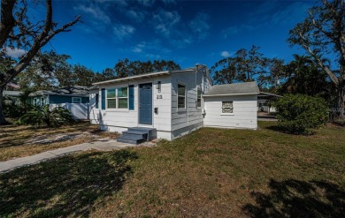 Oversized lot, excellent location and walkable to hip local on The Renaisssance Vinoy Golf Club in Florida - for sale on GolfHomes.com, golf home, golf lot
