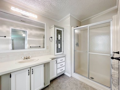 (ver mas abajo en espanol) Welcome to affordable 55+ living at on Lakes at Leesburg Golf Course in Florida - for sale on GolfHomes.com, golf home, golf lot
