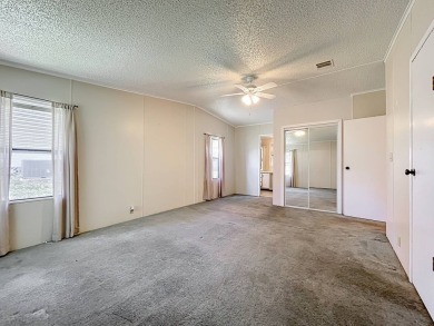 (ver mas abajo en espanol) Welcome to affordable 55+ living at on Lakes at Leesburg Golf Course in Florida - for sale on GolfHomes.com, golf home, golf lot