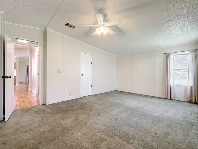 (ver mas abajo en espanol) Welcome to affordable 55+ living at on Lakes at Leesburg Golf Course in Florida - for sale on GolfHomes.com, golf home, golf lot