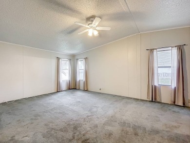 (ver mas abajo en espanol) Welcome to affordable 55+ living at on Lakes at Leesburg Golf Course in Florida - for sale on GolfHomes.com, golf home, golf lot