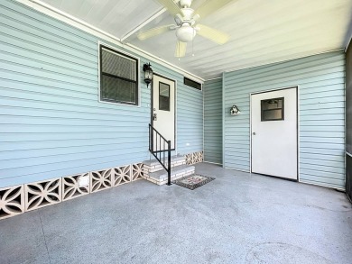 (ver mas abajo en espanol) Welcome to affordable 55+ living at on Lakes at Leesburg Golf Course in Florida - for sale on GolfHomes.com, golf home, golf lot