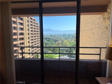 Welcome to this charming 9th-floor 1-bedroom retreat at The on Leisure Village Par 3 Golf Course in California - for sale on GolfHomes.com, golf home, golf lot