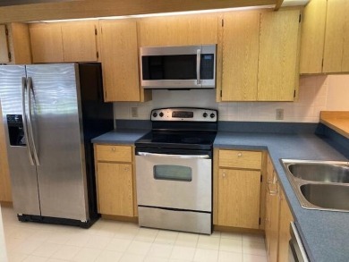 THIS 2/2  SPACIOUS AND PRISTINE CONDO IS MOVE IN READY.FIRST on Bear Lakes Country Club in Florida - for sale on GolfHomes.com, golf home, golf lot