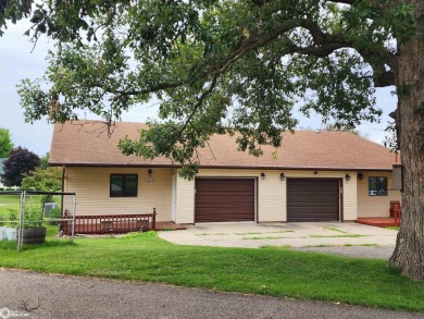 Golf & nature at your doorstep! Discover this charming two on Crestwood Hills Golf Course in Iowa - for sale on GolfHomes.com, golf home, golf lot