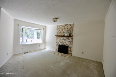 LOOKING FOR A GOLF FRONT LOCATION & EASY ACCESS TO THE COURSE? on Hyland Golf Club in North Carolina - for sale on GolfHomes.com, golf home, golf lot