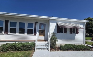 ZELLWOOD STATION Nicely renovated 3-bedroom 2 bath home, Move in on Zellwood Station Country Club in Florida - for sale on GolfHomes.com, golf home, golf lot