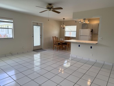 Welcome to this beautiful freshly painted 2-bedroom, 2-bath on Kings Point Golf - Executive in Florida - for sale on GolfHomes.com, golf home, golf lot