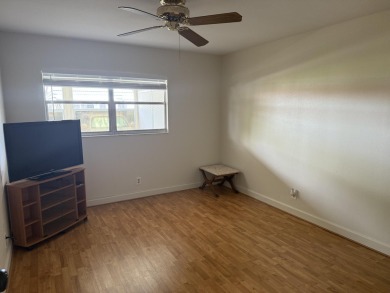 Welcome to this beautiful freshly painted 2-bedroom, 2-bath on Kings Point Golf - Executive in Florida - for sale on GolfHomes.com, golf home, golf lot