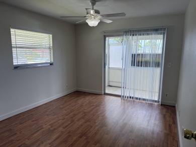 Welcome to this beautiful freshly painted 2-bedroom, 2-bath on Kings Point Golf - Executive in Florida - for sale on GolfHomes.com, golf home, golf lot