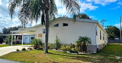 Stunning 3 bedroom 3 bath homewith unique double master on Zephyrhills Municipal Golf Course in Florida - for sale on GolfHomes.com, golf home, golf lot