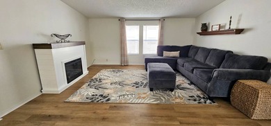 Stunning 3 bedroom 3 bath homewith unique double master on Zephyrhills Municipal Golf Course in Florida - for sale on GolfHomes.com, golf home, golf lot