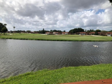 Welcome to this beautiful freshly painted 2-bedroom, 2-bath on Kings Point Golf - Executive in Florida - for sale on GolfHomes.com, golf home, golf lot