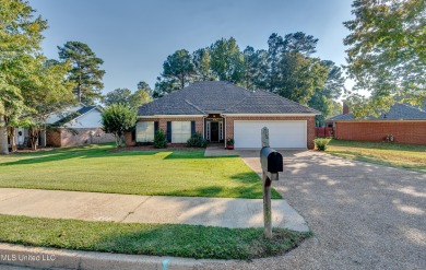 Pristine home in the heart of Castlewoods, at 213 Boxwood Circle on Castlewoods Golf Club in Mississippi - for sale on GolfHomes.com, golf home, golf lot