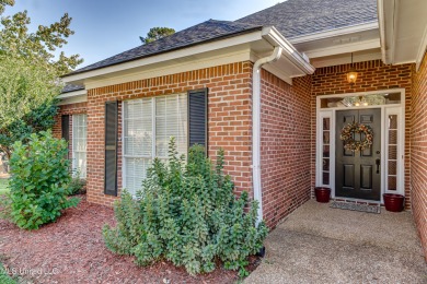 Pristine home in the heart of Castlewoods, at 213 Boxwood Circle on Castlewoods Golf Club in Mississippi - for sale on GolfHomes.com, golf home, golf lot