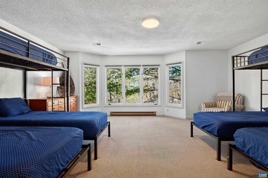 Welcome to your perfect mountain retreat! This 4-bedroom, 3.5 on Devils Knob in Virginia - for sale on GolfHomes.com, golf home, golf lot