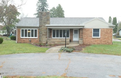 A golfer's dream! This beautiful 3-bedroom 2-bathroom home is on The Links At Edmore in Michigan - for sale on GolfHomes.com, golf home, golf lot