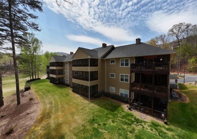 Well maintained 2BR/2BA top floor condo!! This third floor unit on Kingwood Golf Club and Resort in Georgia - for sale on GolfHomes.com, golf home, golf lot