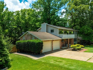 Dive Into Comfort on Lee Street!  Welcome to 2244 Lee Street in on Batesville Country Club in Arkansas - for sale on GolfHomes.com, golf home, golf lot