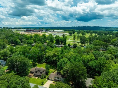 Dive Into Comfort on Lee Street!  Welcome to 2244 Lee Street in on Batesville Country Club in Arkansas - for sale on GolfHomes.com, golf home, golf lot
