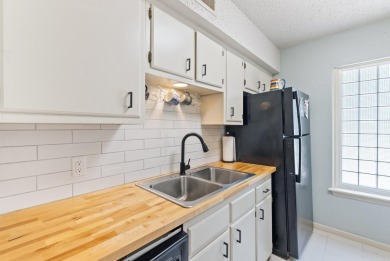 Welcome to this cozy 3 bed, 2 bath, newly updated townhomes in on DeSoto Golf Course in Arkansas - for sale on GolfHomes.com, golf home, golf lot