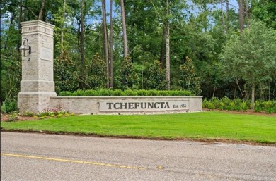 Stunning New Construction on large corner lot in Tchefuncta Club on Tchefuncta Country Club in Louisiana - for sale on GolfHomes.com, golf home, golf lot