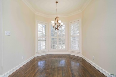 Beautifully Remodeled Home on Crossing Creeks Golf Course! on The Challenge at Oak Forest in Texas - for sale on GolfHomes.com, golf home, golf lot
