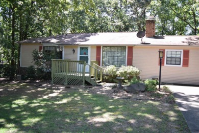 Quaint and quite home on a beautiful street in Fairfield Bay! on Mountain Ranch Golf Club in Arkansas - for sale on GolfHomes.com, golf home, golf lot