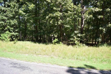 Quaint and quite home on a beautiful street in Fairfield Bay! on Mountain Ranch Golf Club in Arkansas - for sale on GolfHomes.com, golf home, golf lot