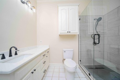Beautifully Remodeled Home on Crossing Creeks Golf Course! on The Challenge at Oak Forest in Texas - for sale on GolfHomes.com, golf home, golf lot
