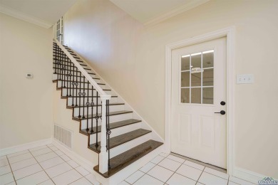 Beautifully Remodeled Home on Crossing Creeks Golf Course! on The Challenge at Oak Forest in Texas - for sale on GolfHomes.com, golf home, golf lot