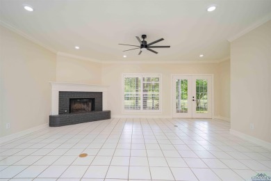 Beautifully Remodeled Home on Crossing Creeks Golf Course! on The Challenge at Oak Forest in Texas - for sale on GolfHomes.com, golf home, golf lot